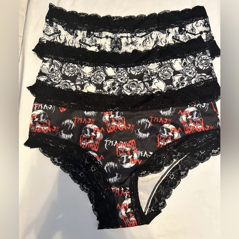 Morvia 3pk lace trim goth Emo Punk panties skull, floral, Skelton Lingerie pick